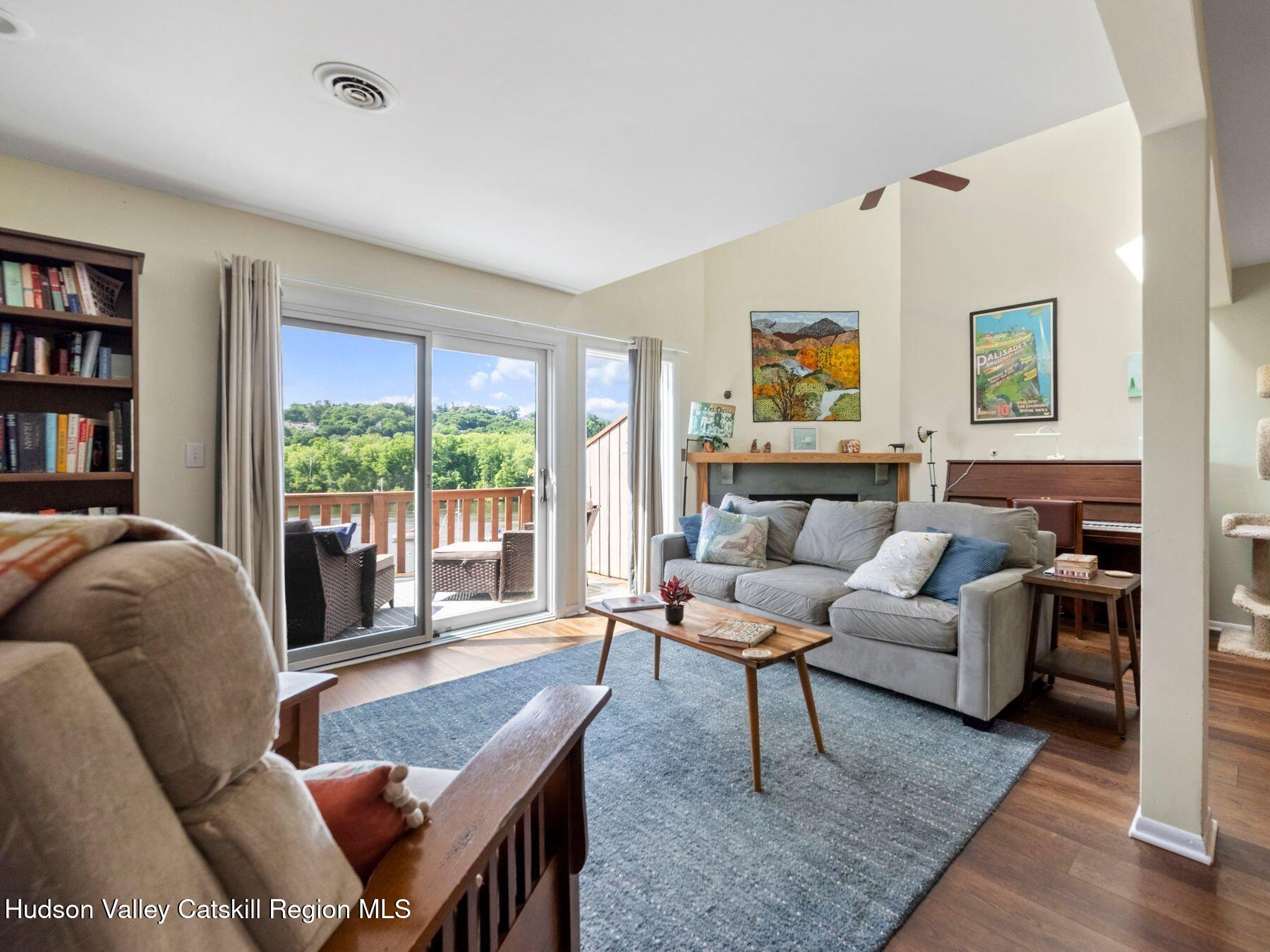17 Rondout Harbor