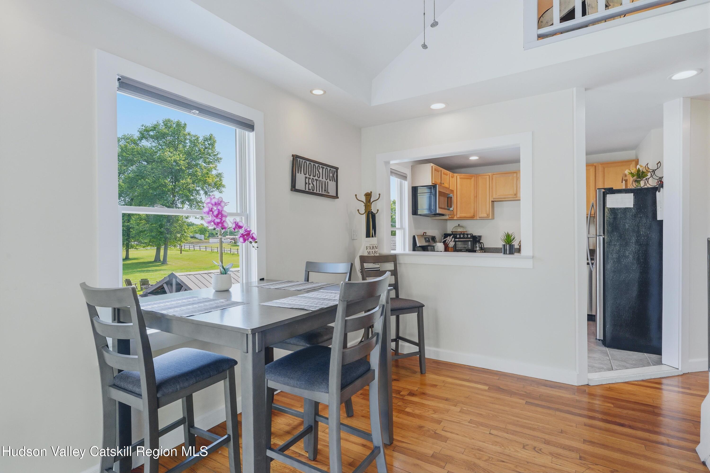 28 Railroad Avenue