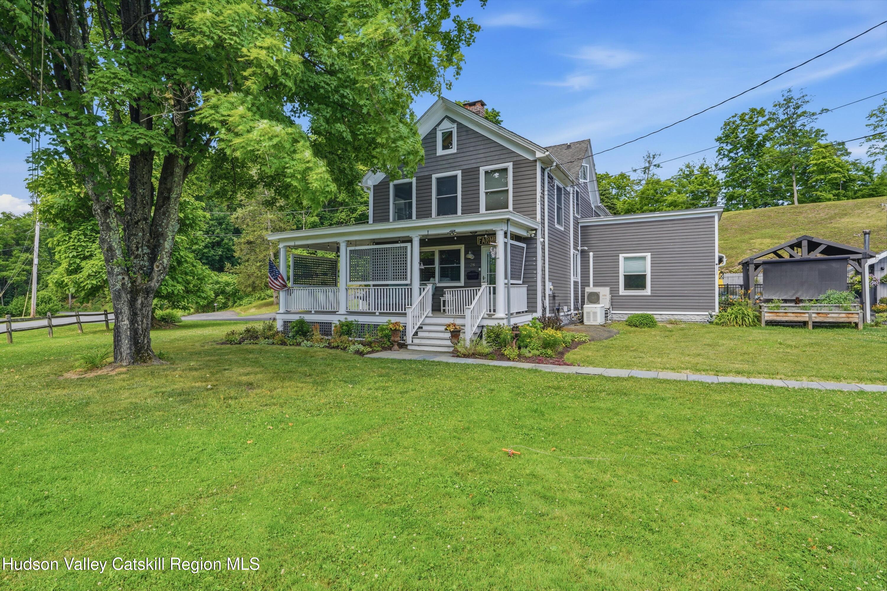 28 Railroad Avenue