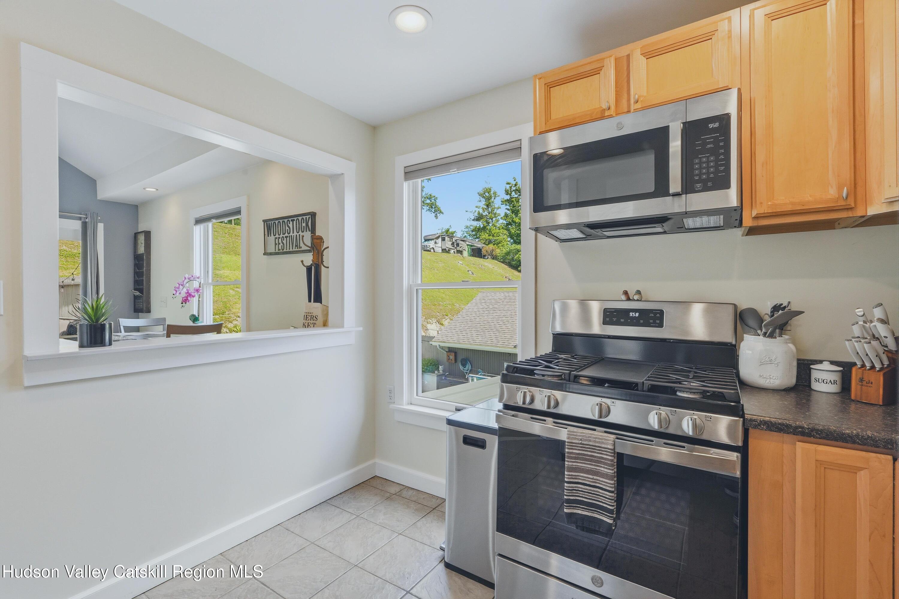 28 Railroad Avenue