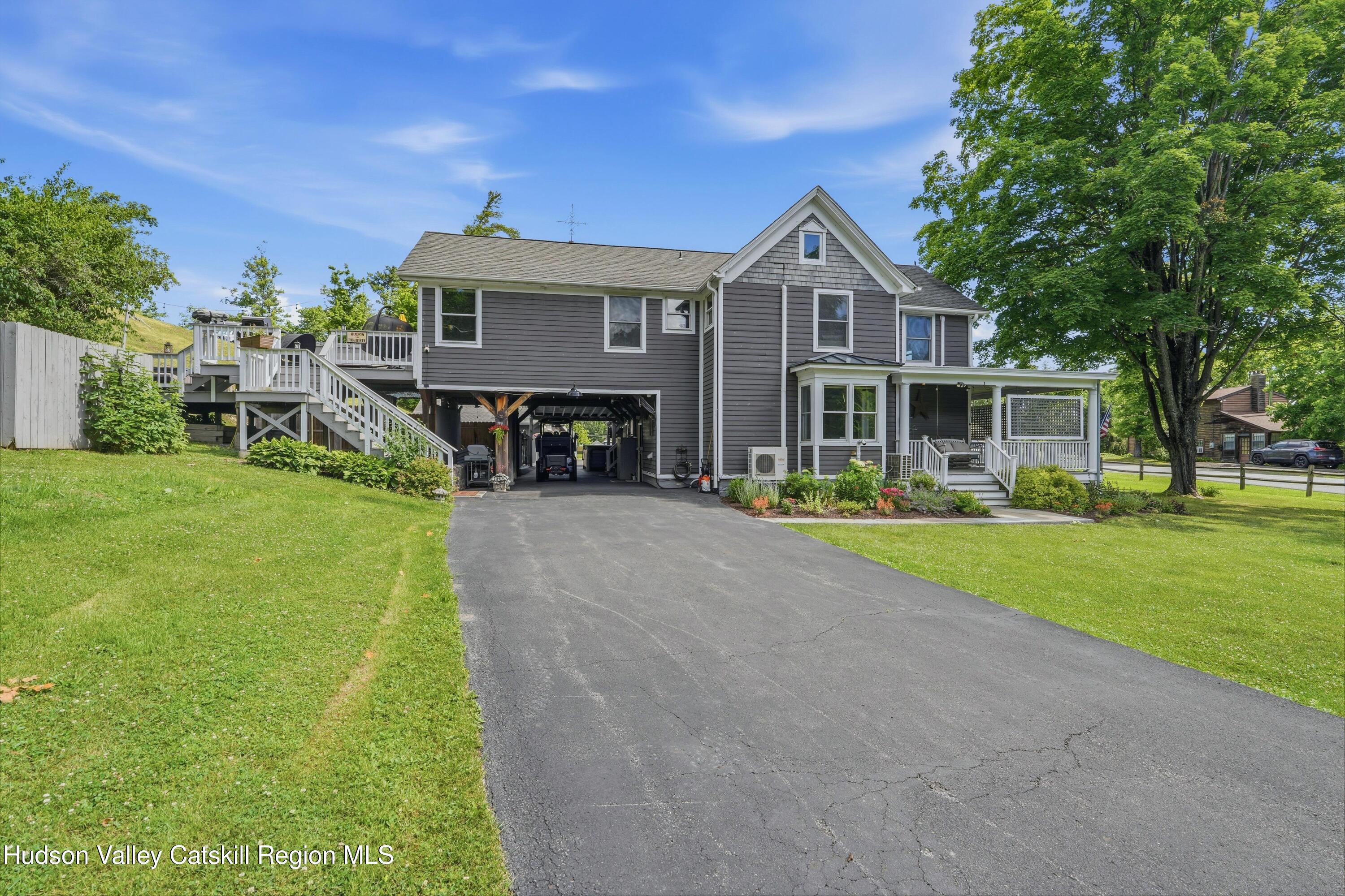 28 Railroad Avenue