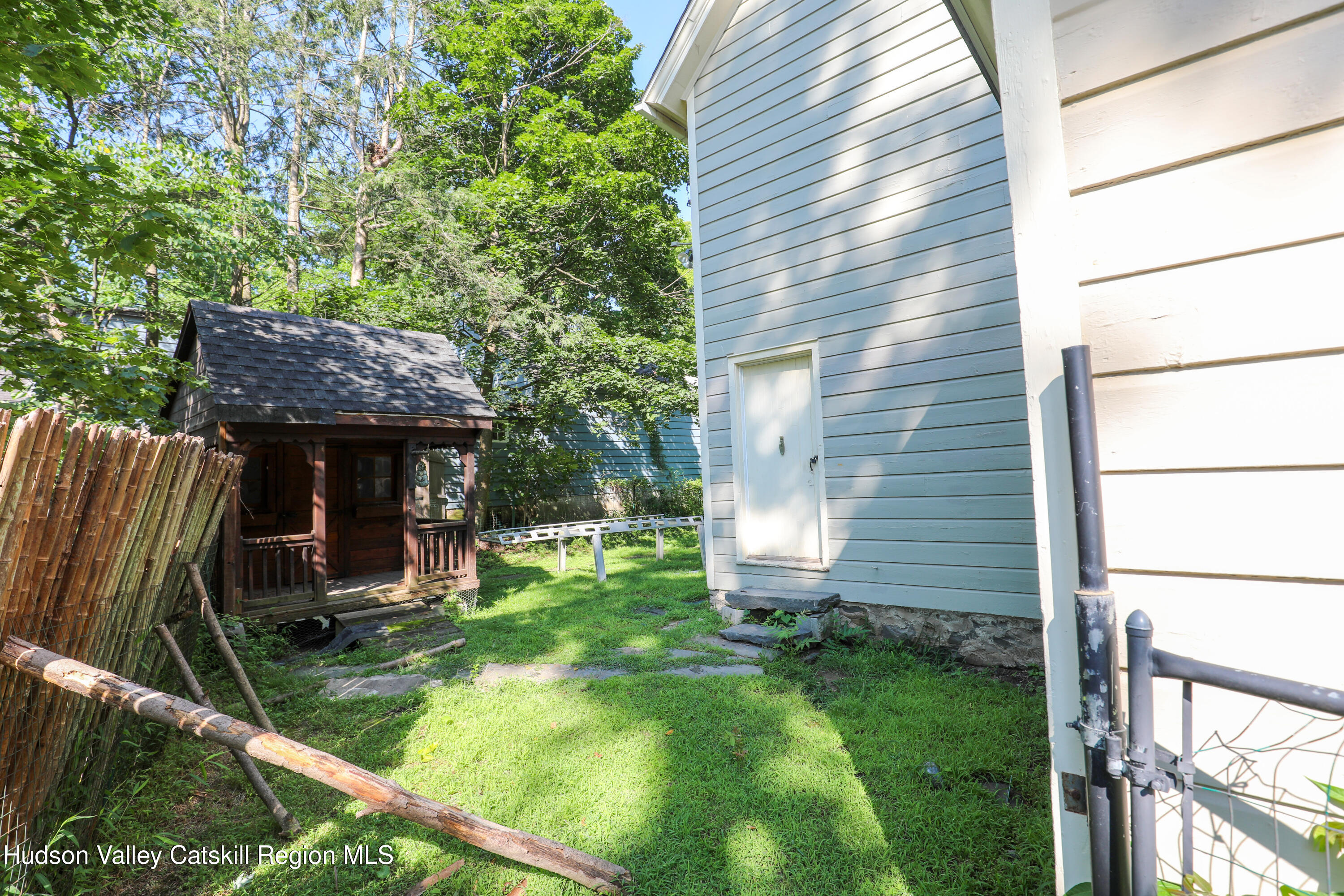 12-16 Lounsbury Place