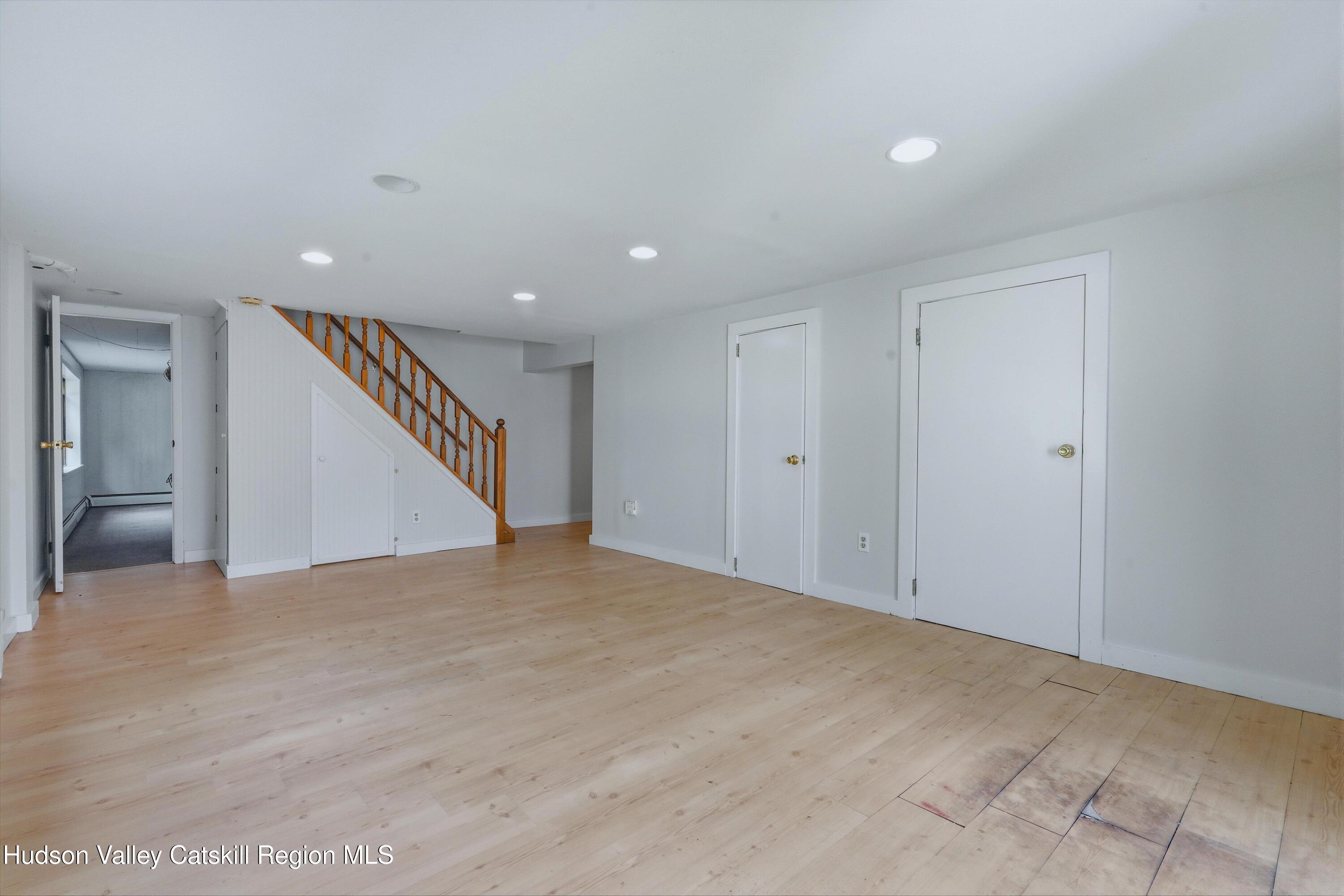 529 Lakeview Terrace