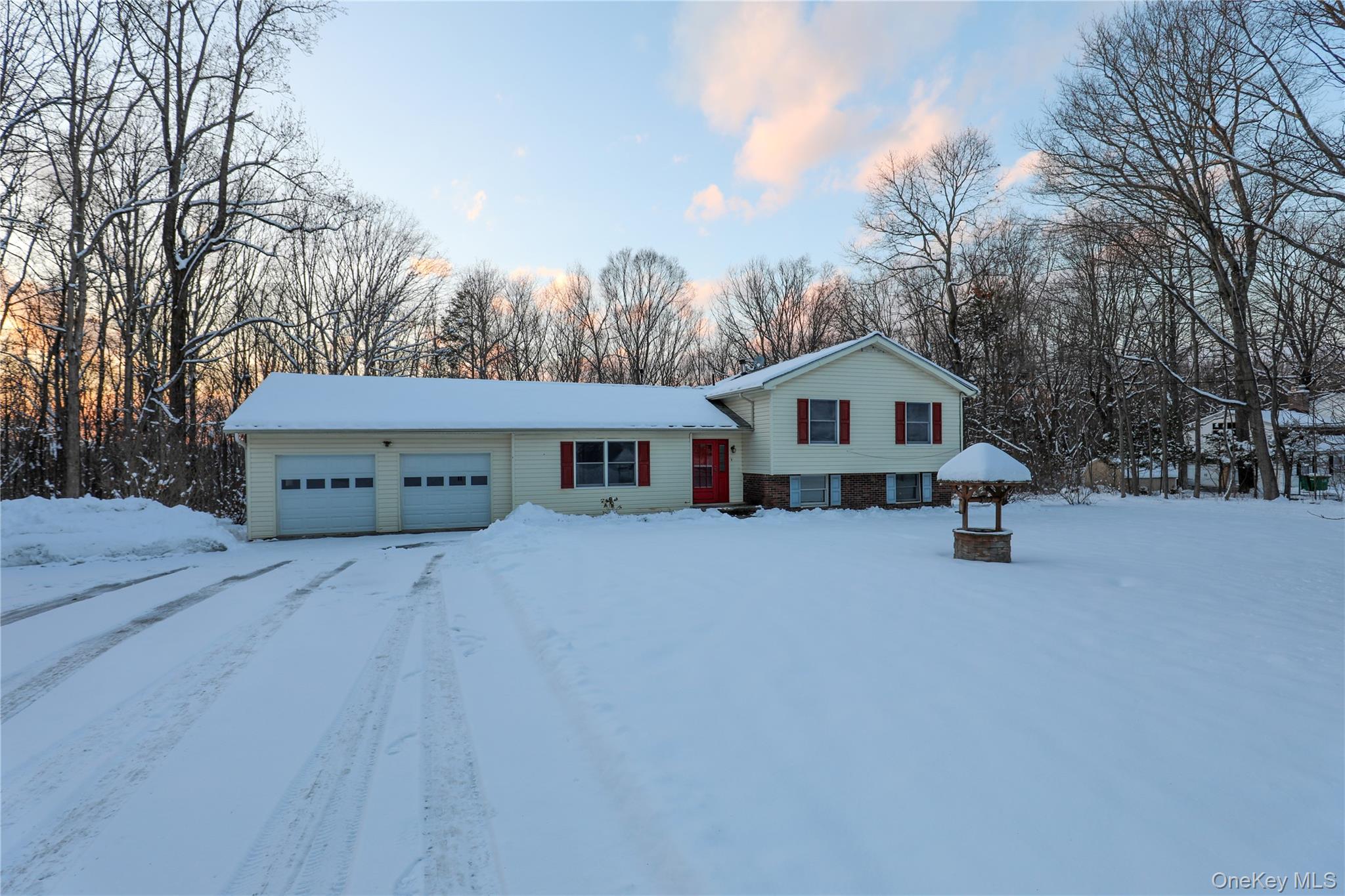 38 Roxanne Boulevard