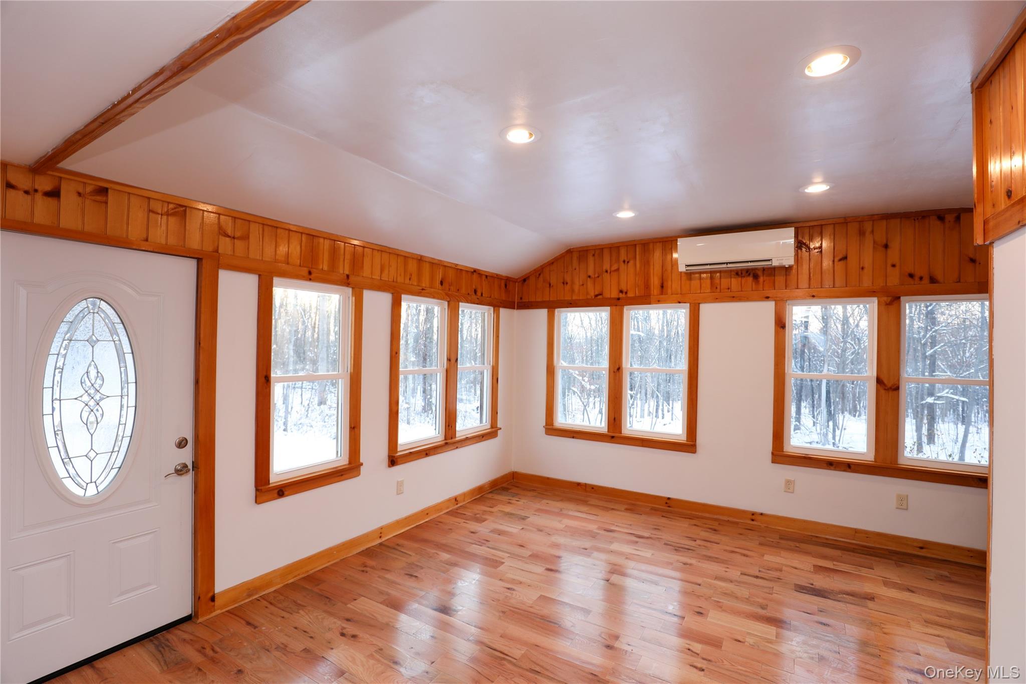 38 Roxanne Boulevard