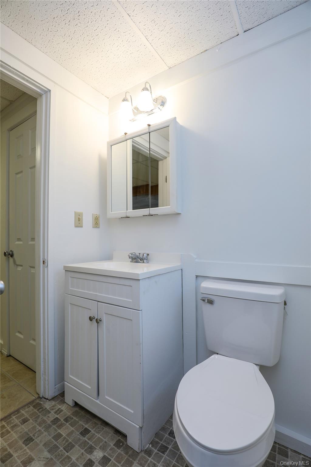 38 Roxanne Boulevard