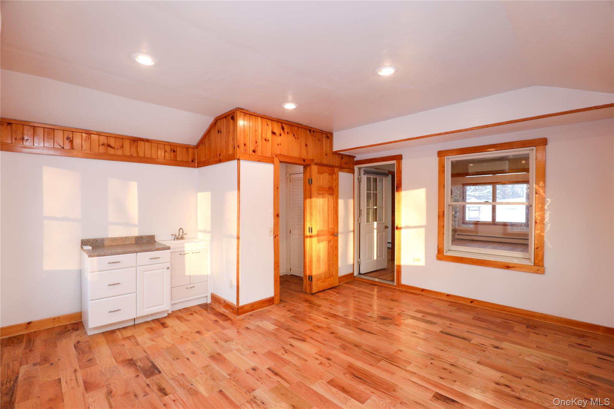 38 Roxanne Boulevard