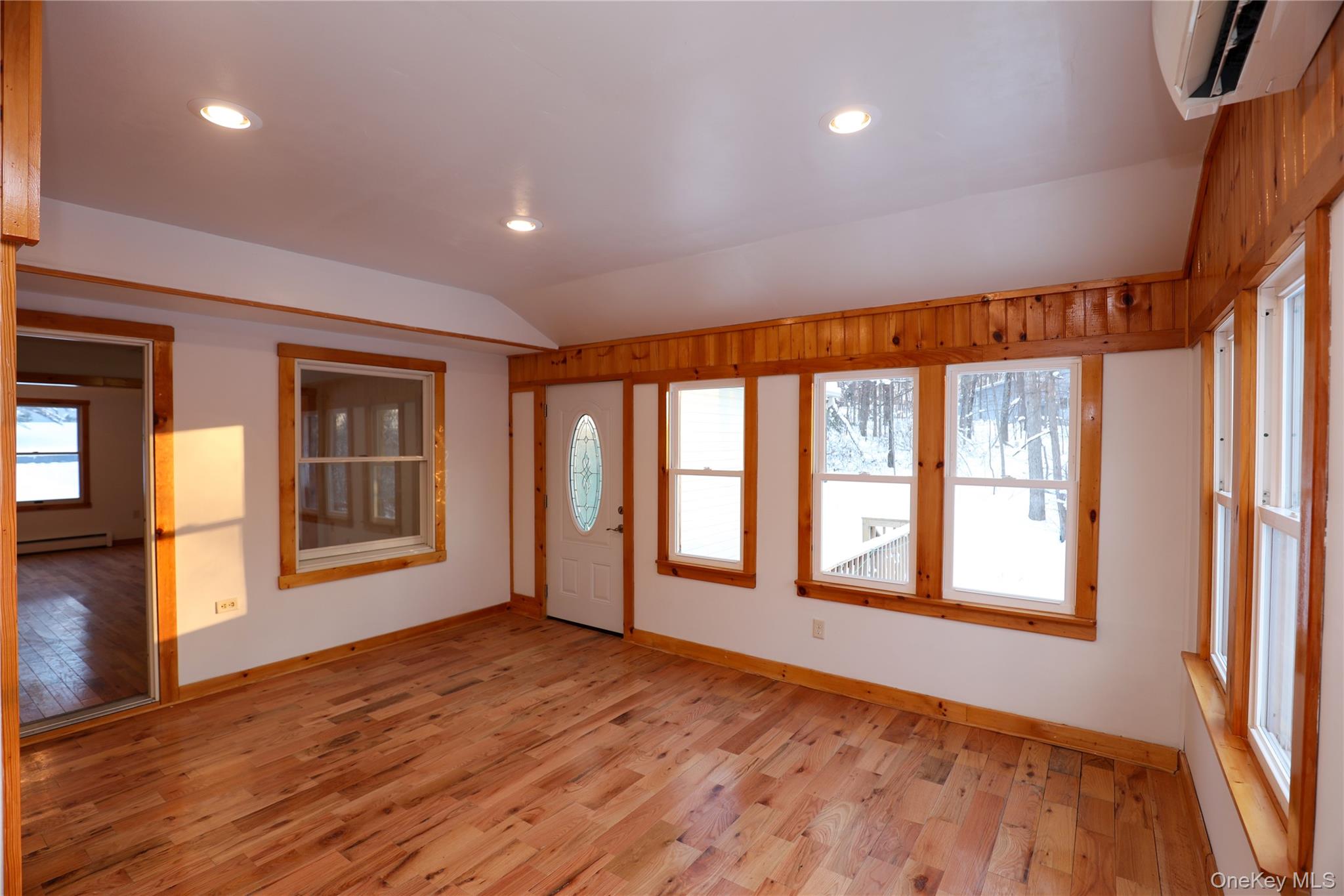 38 Roxanne Boulevard