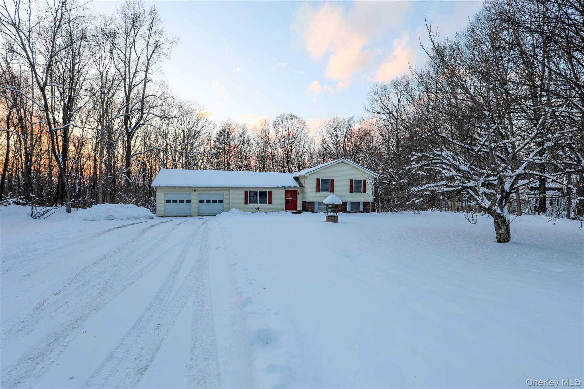 38 Roxanne Boulevard