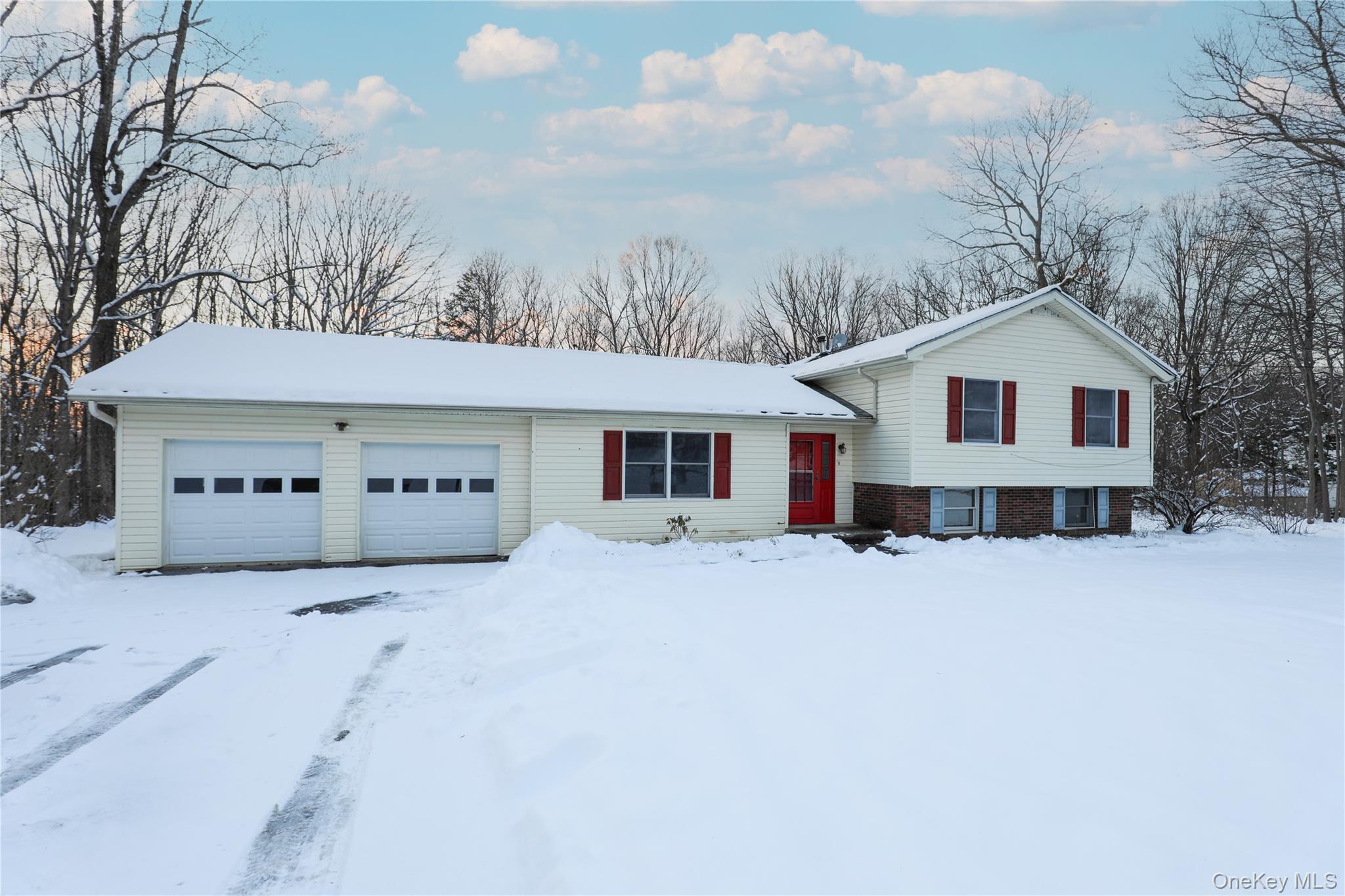 38 Roxanne Boulevard