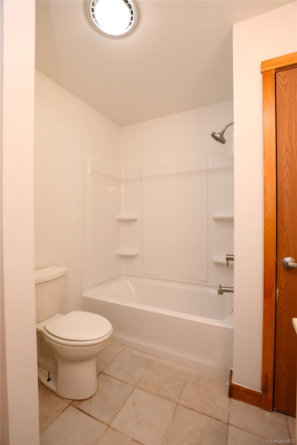 38 Roxanne Boulevard