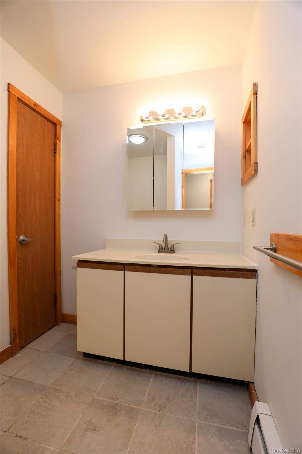 38 Roxanne Boulevard