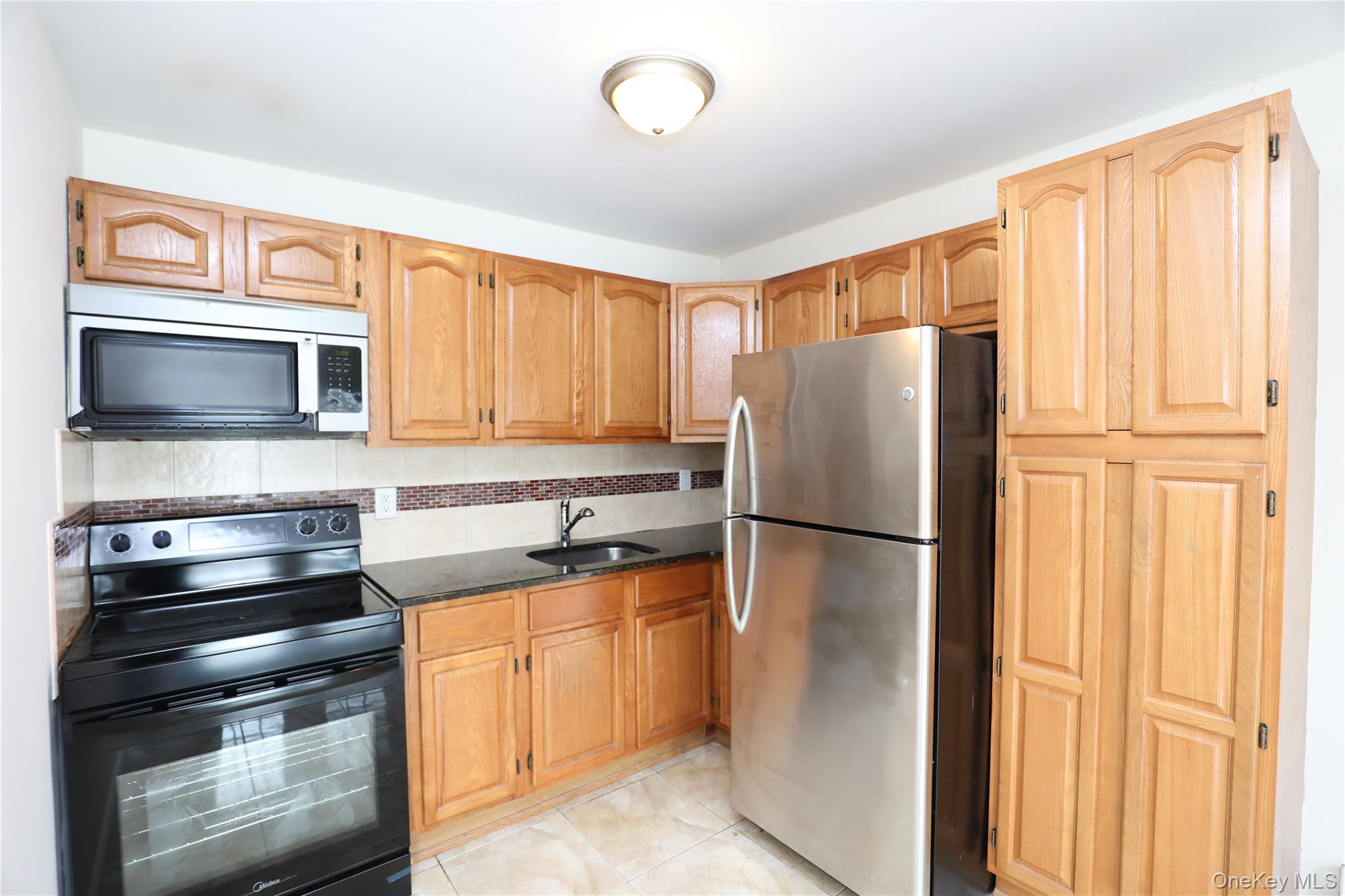 30 Lamb Avenue Unit: 5d