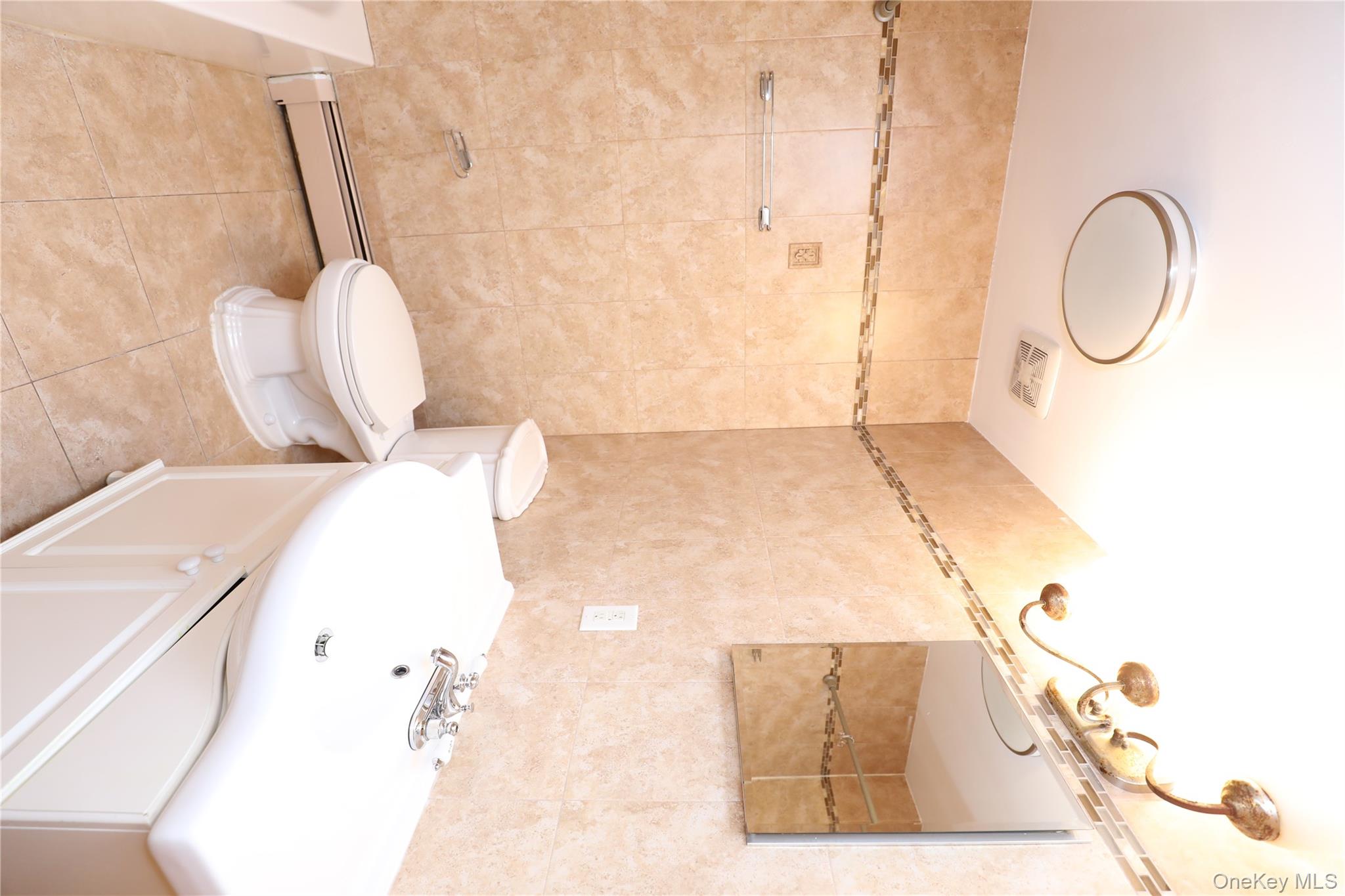 30 Lamb Avenue Unit: 5d