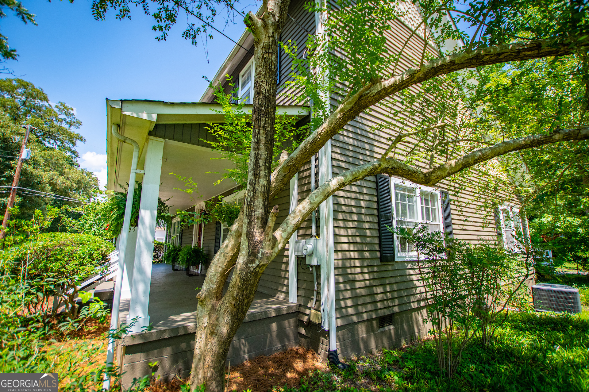 516 Longview Street