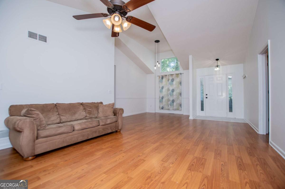 4233 Sturbridge Drive