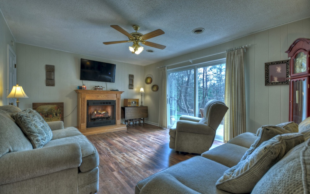568 Cherokee Trail