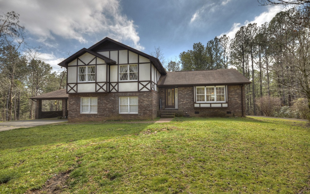 568 Cherokee Trail