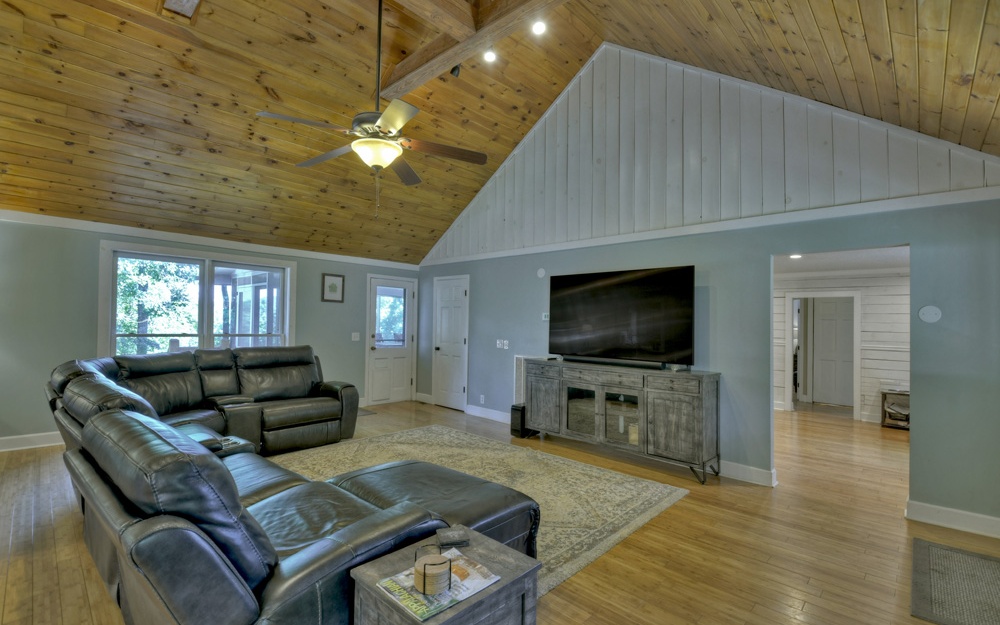 250 Crestlawn Drive
