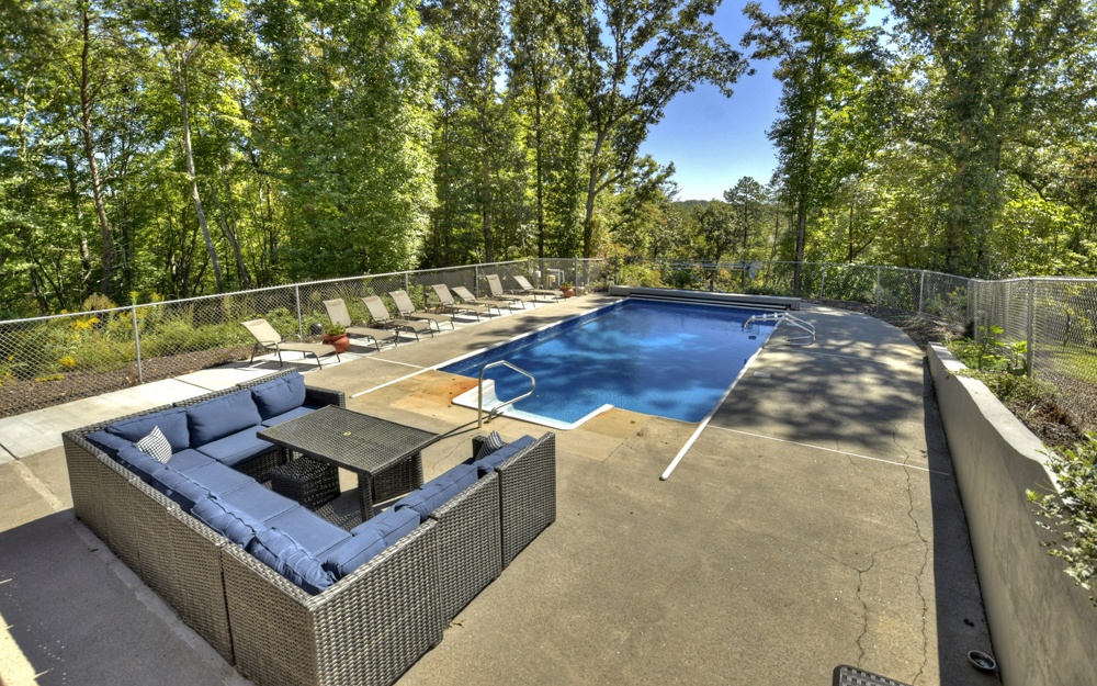250 Crestlawn Drive