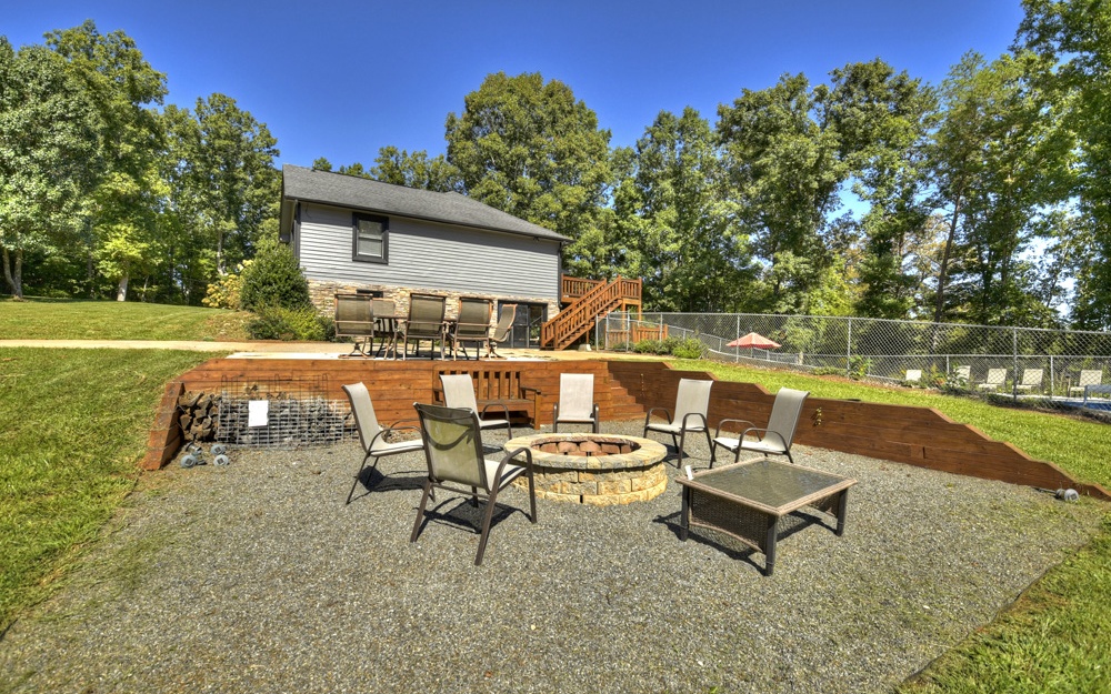 250 Crestlawn Drive