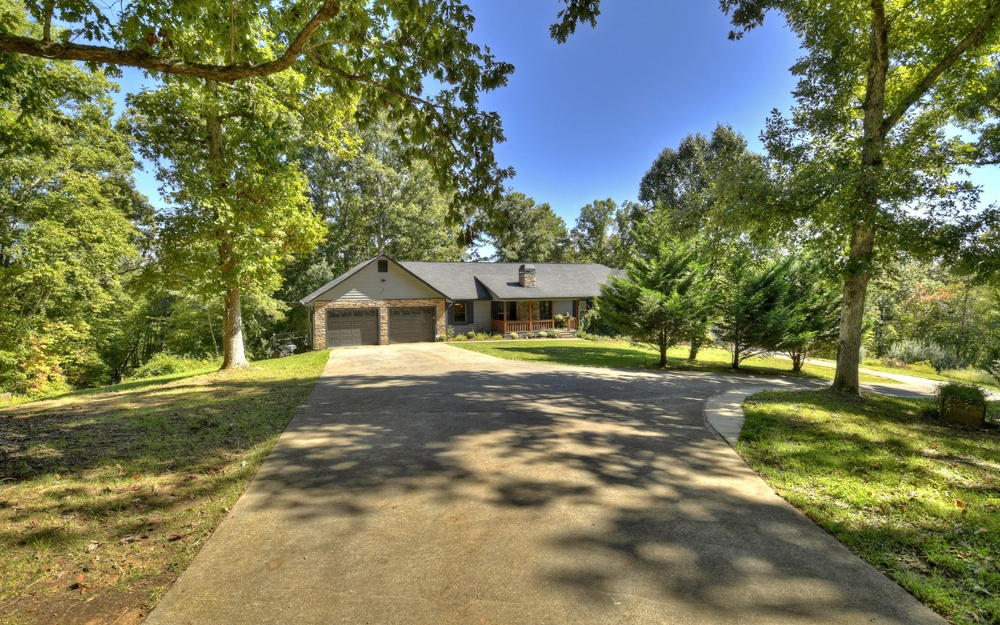 250 Crestlawn Drive