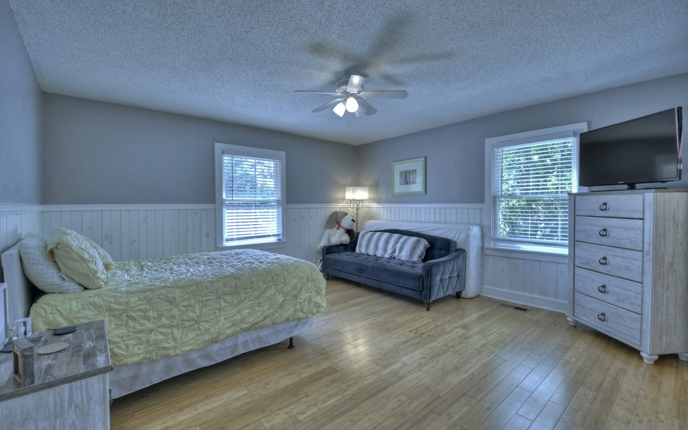 250 Crestlawn Drive