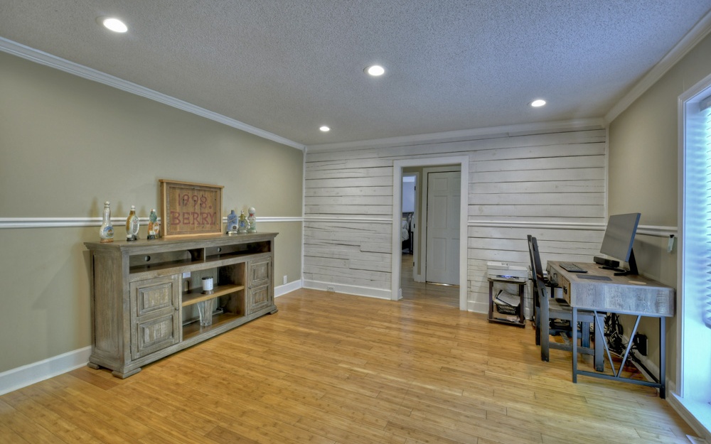 250 Crestlawn Drive