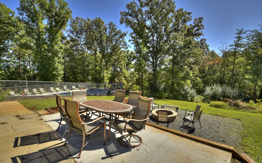 250 Crestlawn Drive