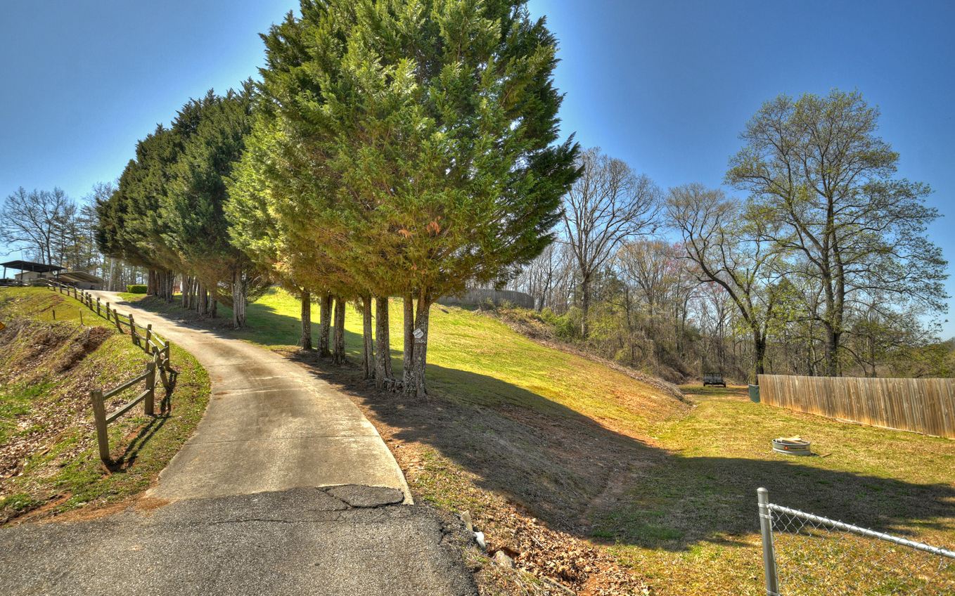852 Bullen Gap Road
