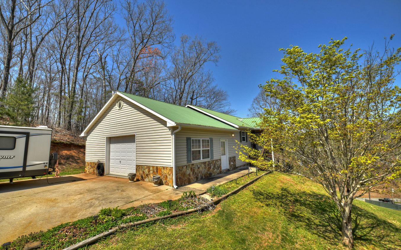 852 Bullen Gap Road