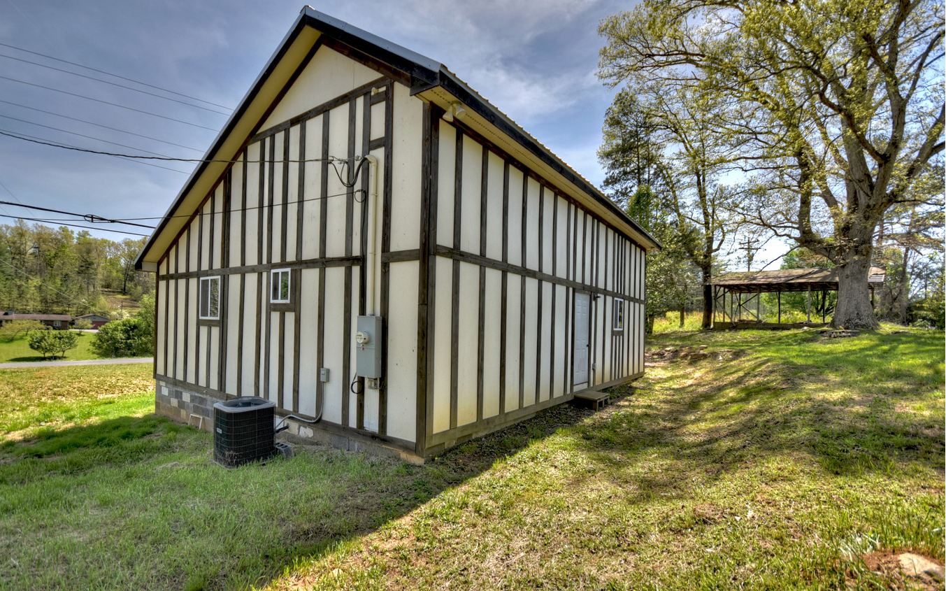 3160 Mobile Road