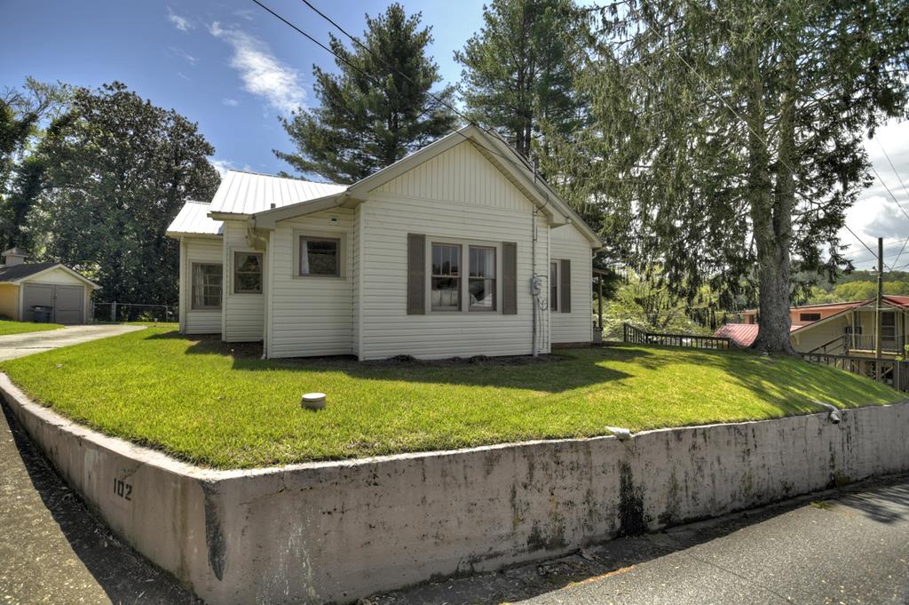102 Riverview Street