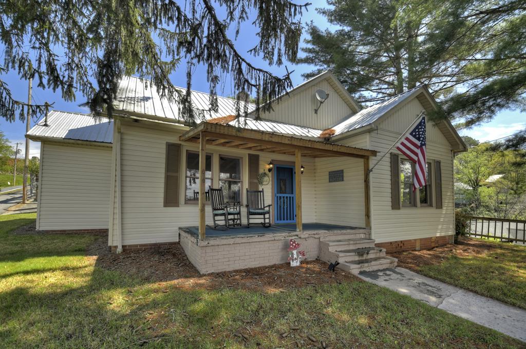 102 Riverview Street