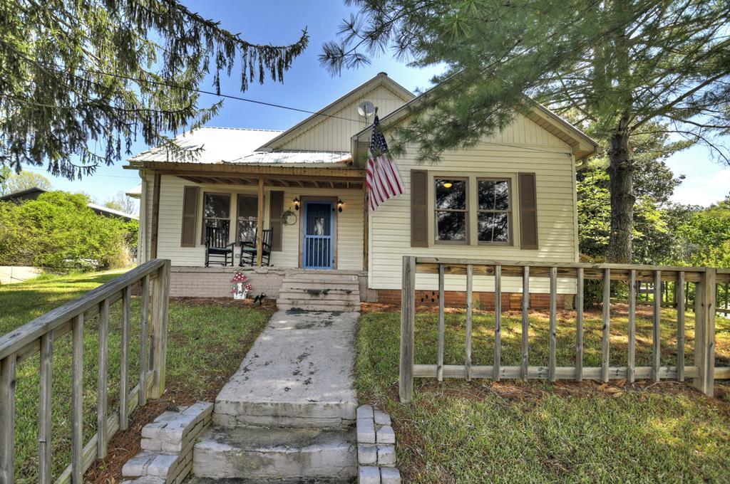 102 Riverview Street