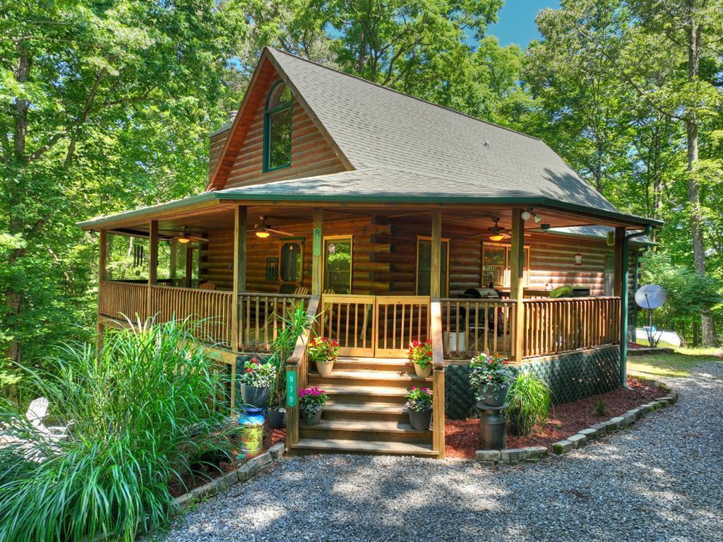 979 Cherokee Lane