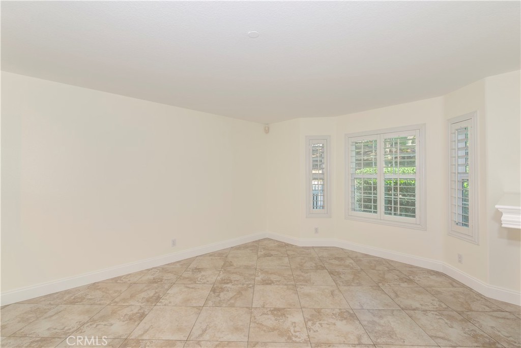 87 Three Vines Court