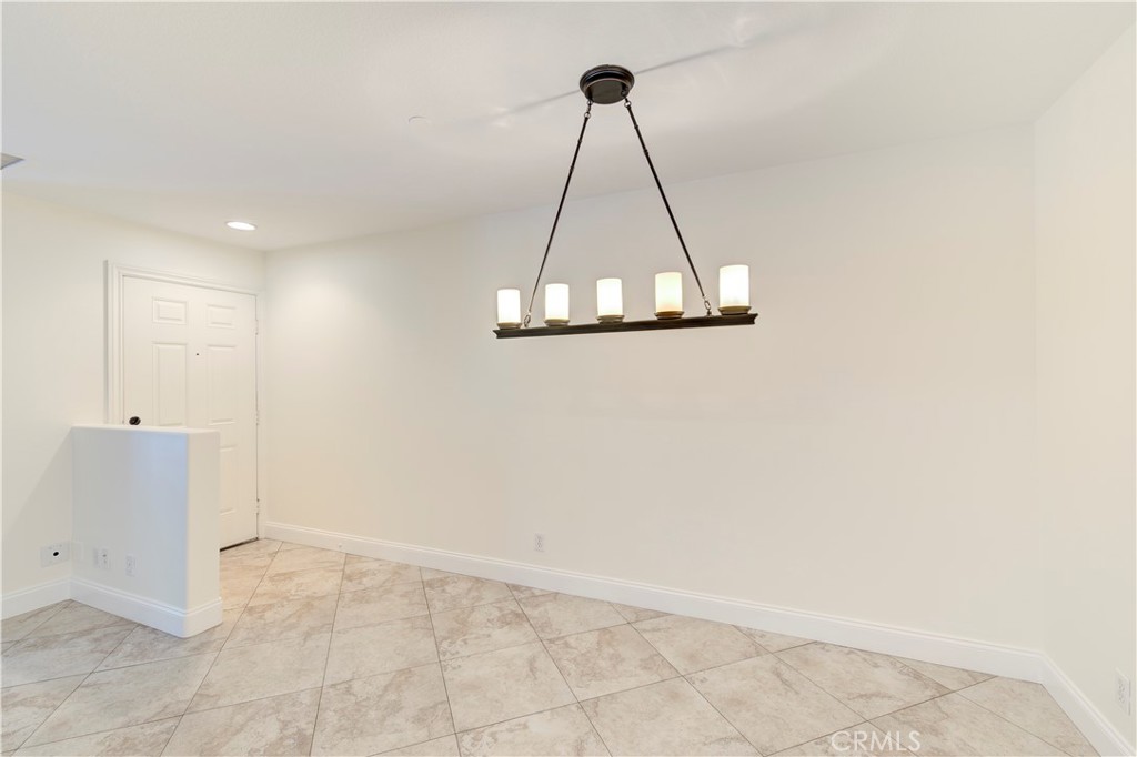 87 Three Vines Court