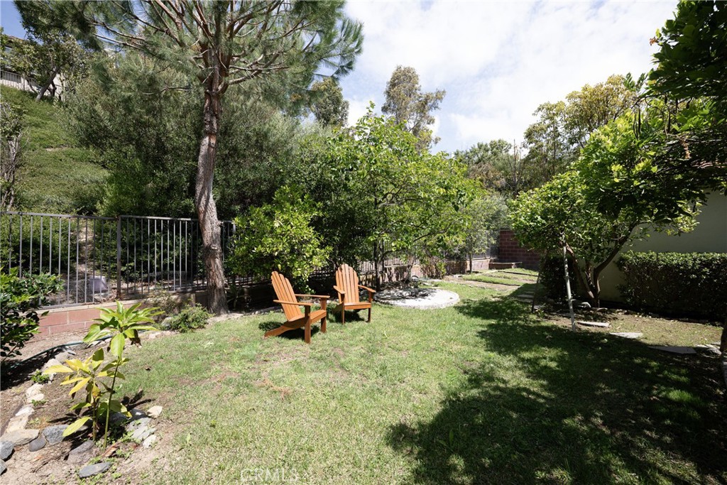 25 Hallcrest