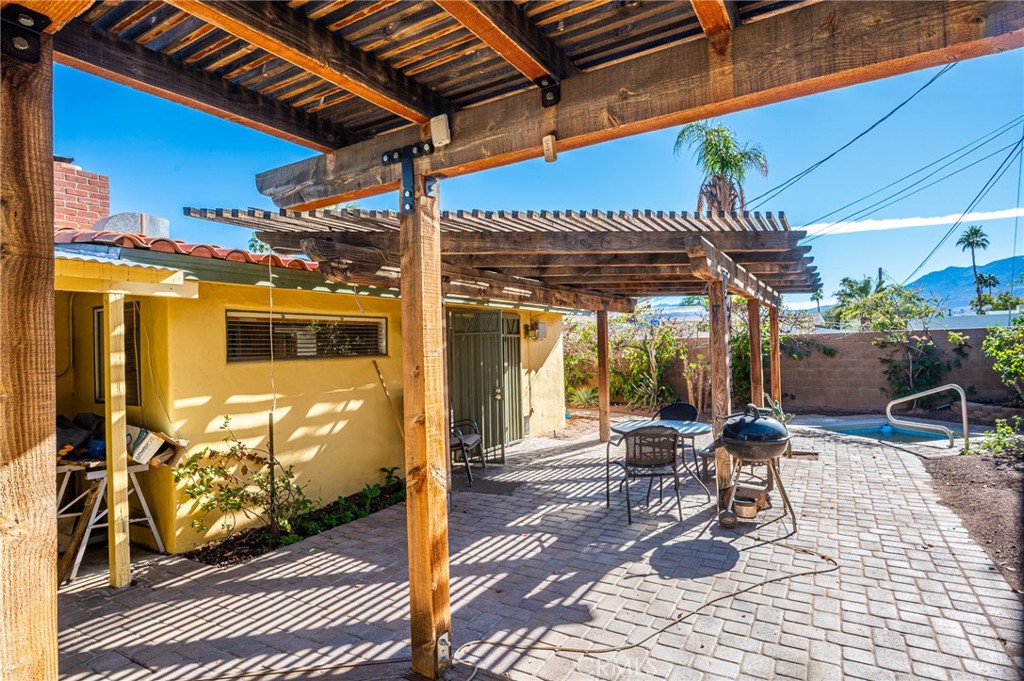 615 N Paseo De Anza