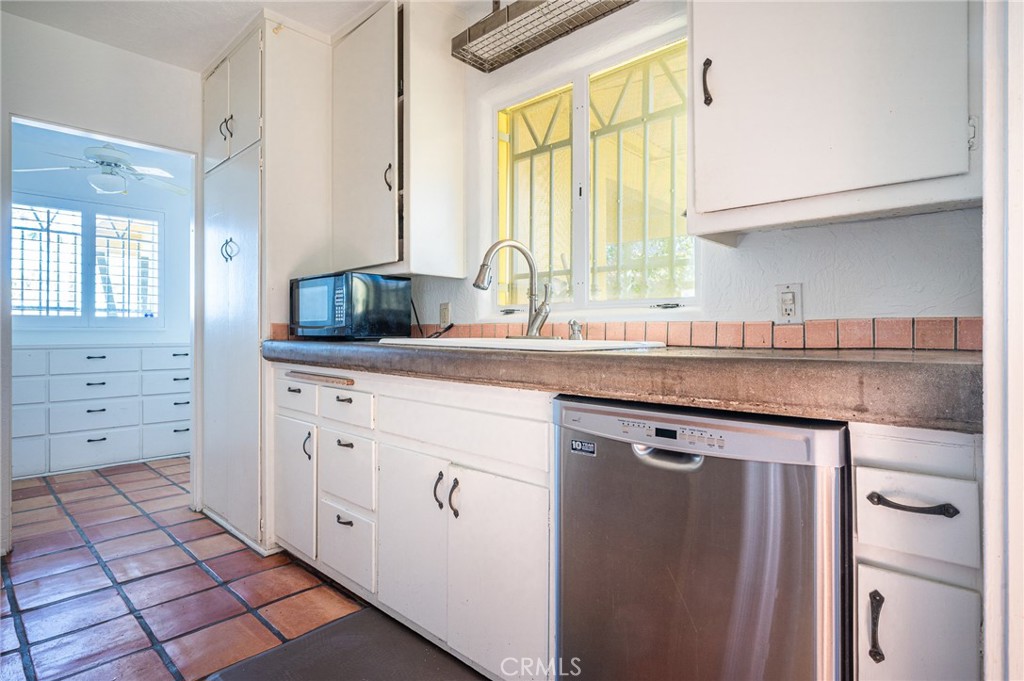 615 N Paseo De Anza
