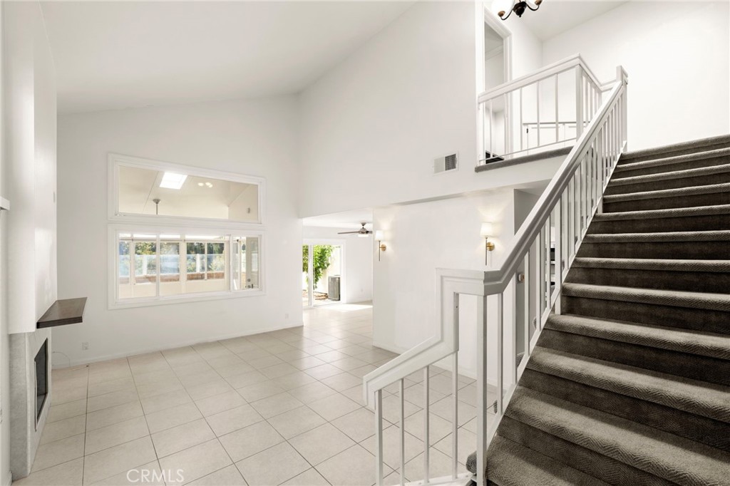 22262 Summit Hill