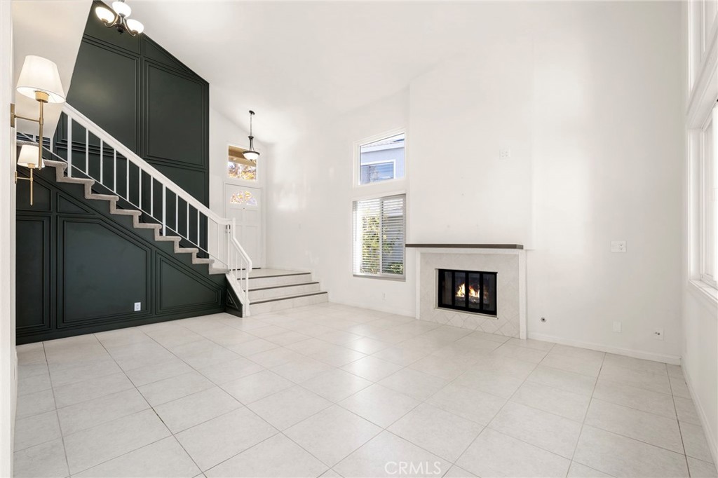 22262 Summit Hill