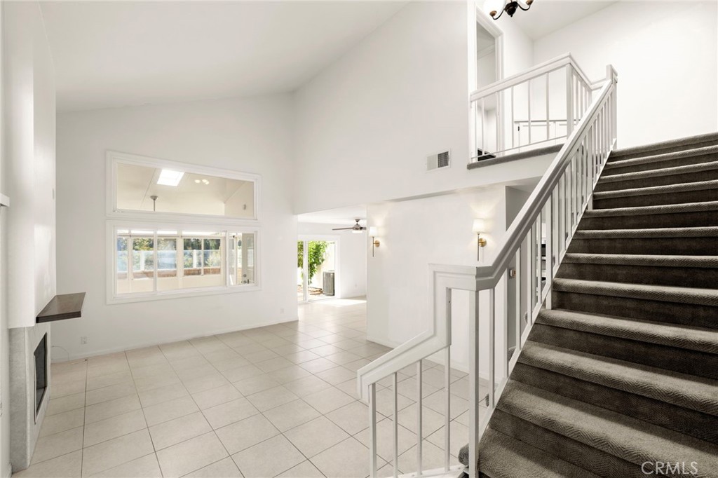 22262 Summit Hill