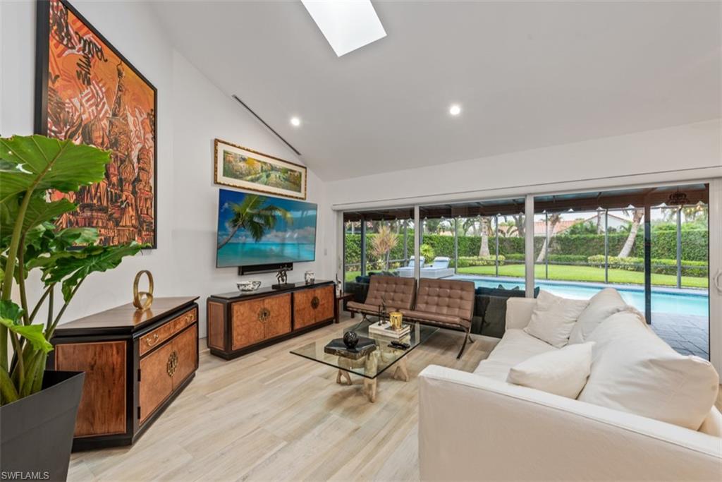 743 Reef Point CIR