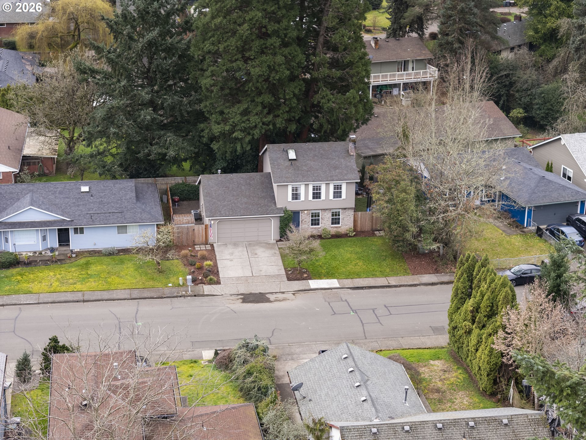 672 SE ALDER CT