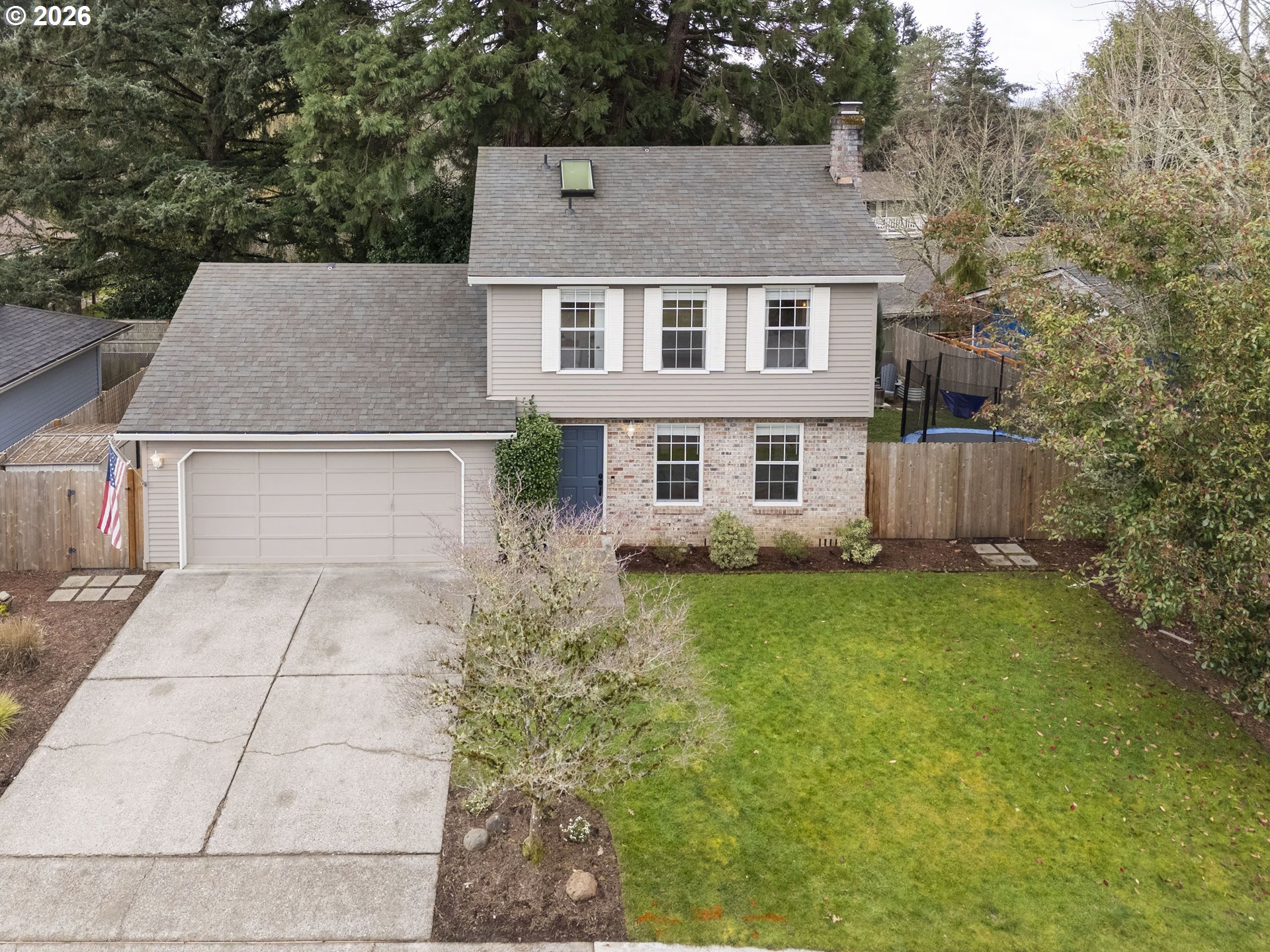 672 SE ALDER CT