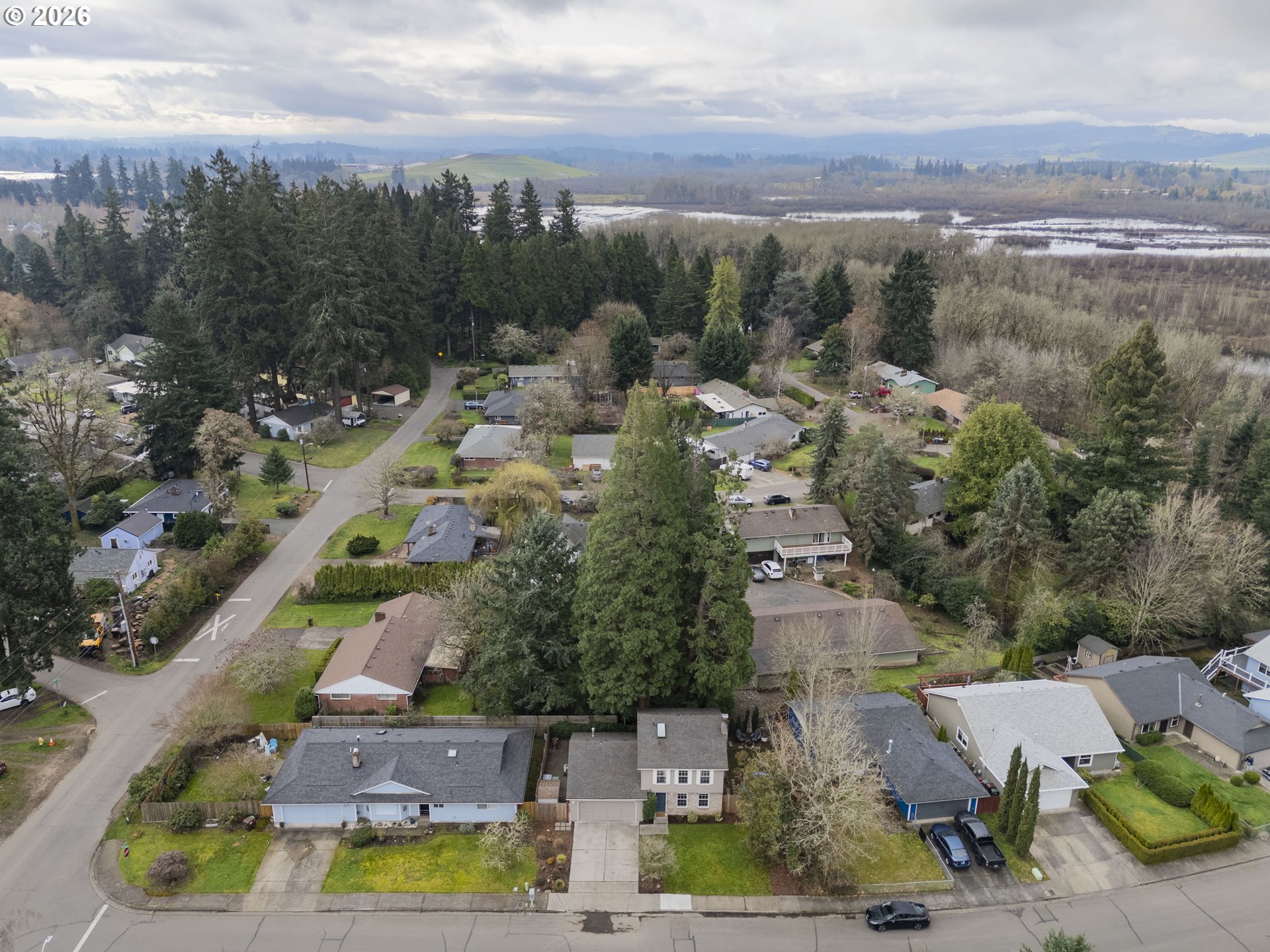 672 SE ALDER CT