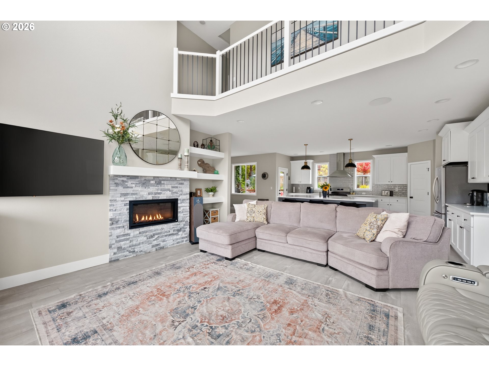 128 E TAYLOR DR