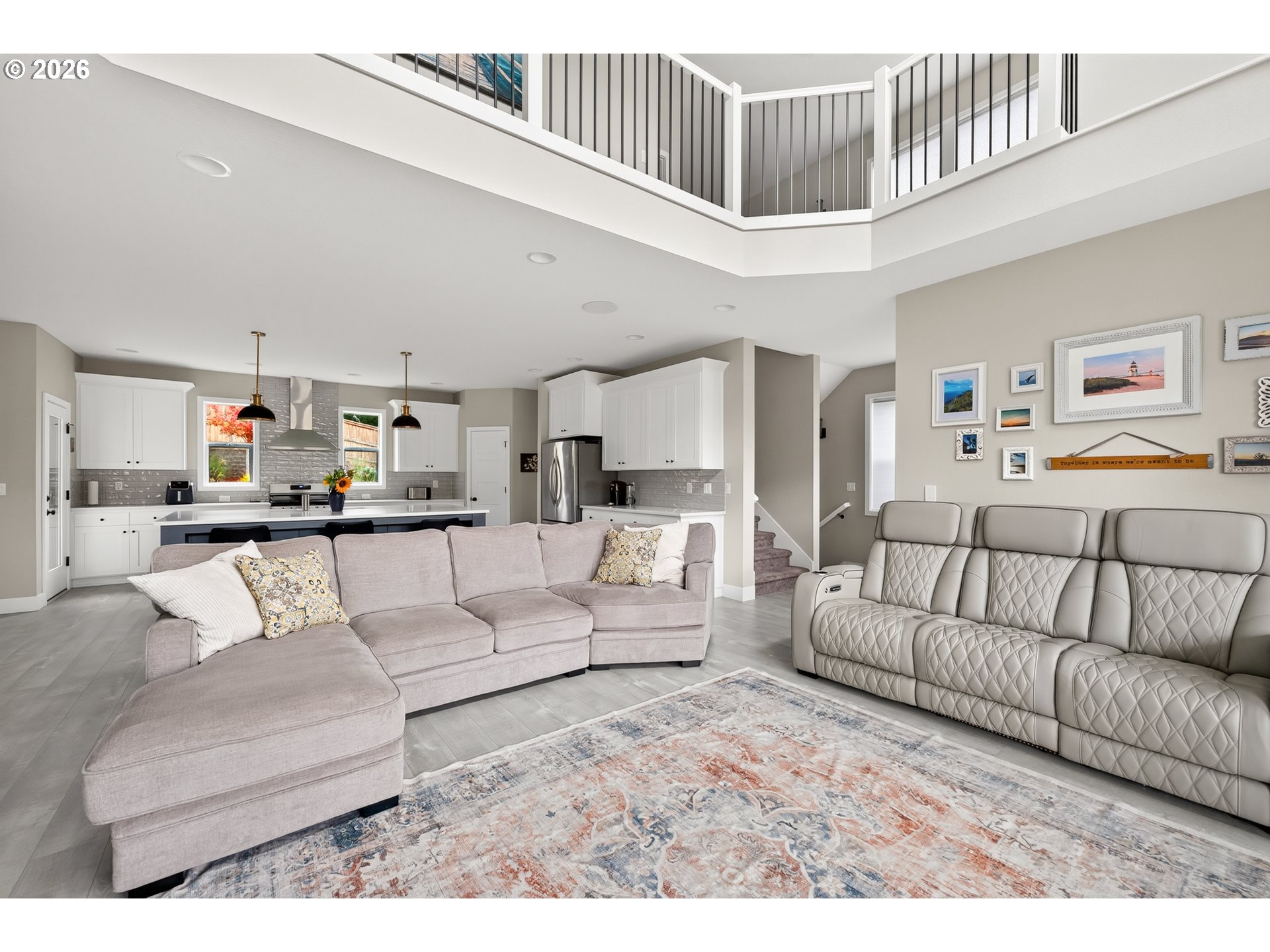 128 E TAYLOR DR